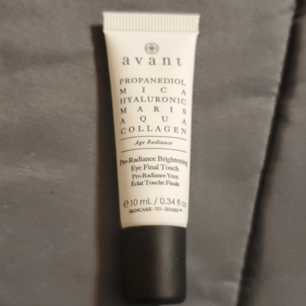 Avant pro radiance brightening eye